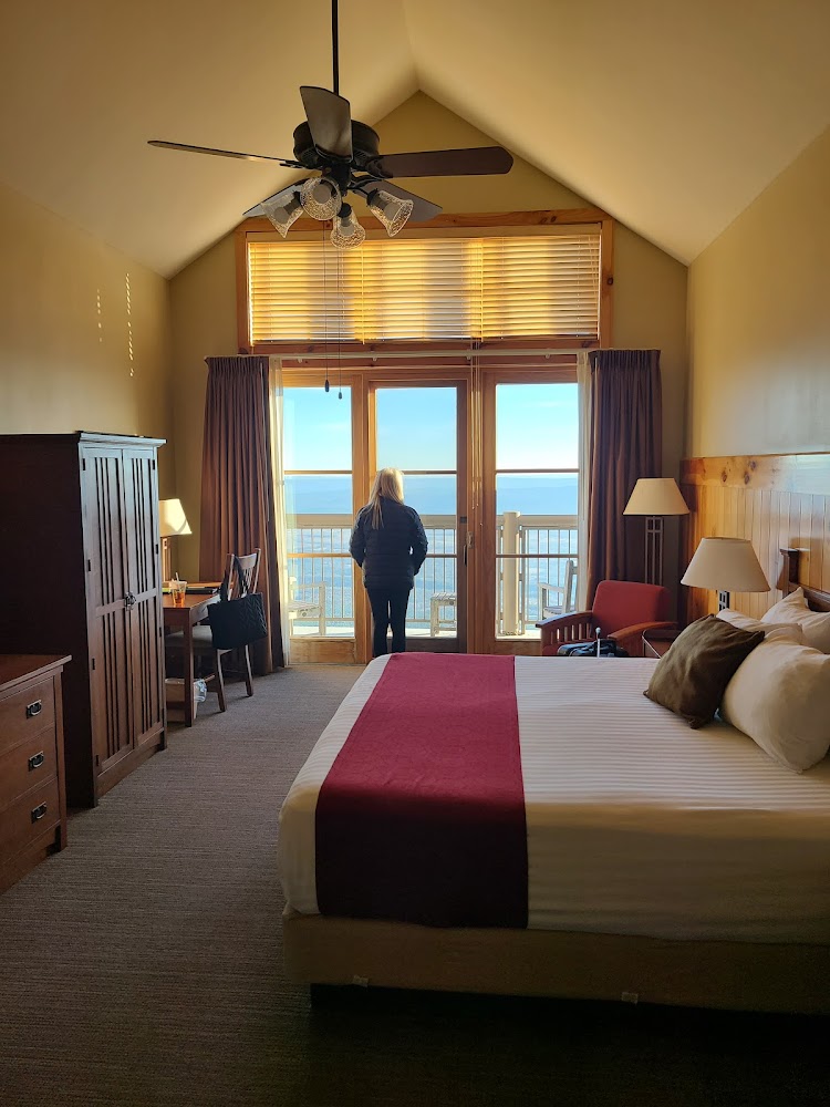 Mount Magazine Lodge