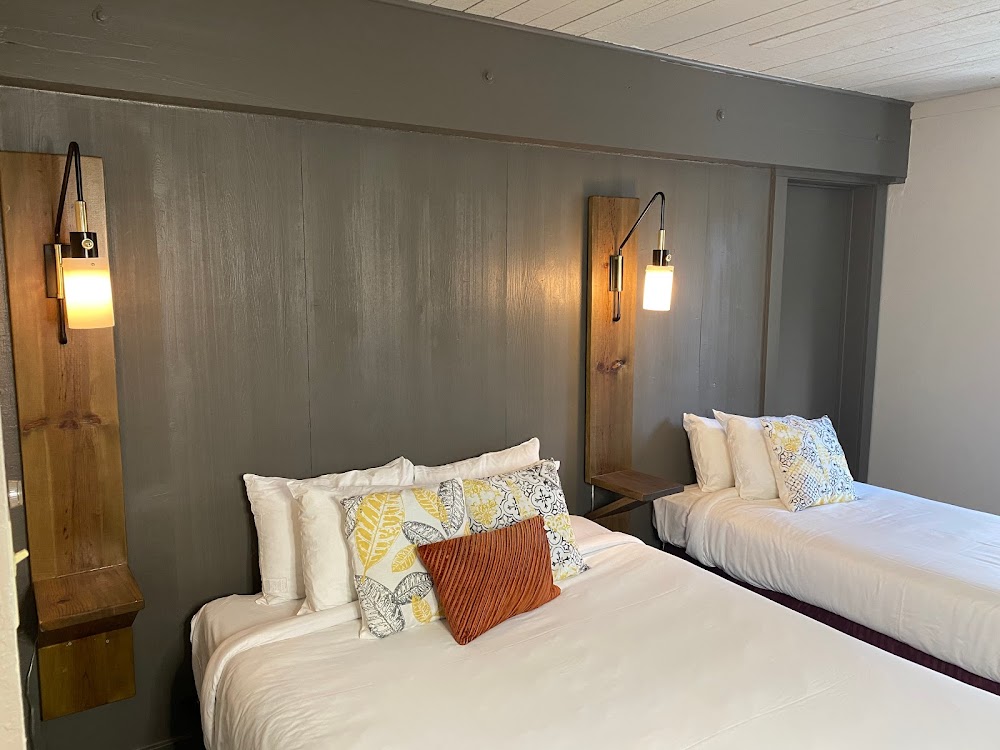 Bear Valley Lodge
