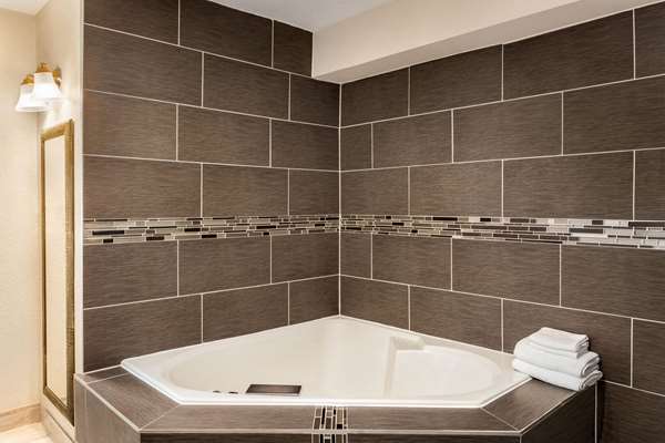 AmericInn by Wyndham La Crosse Riverfront Conference Center
